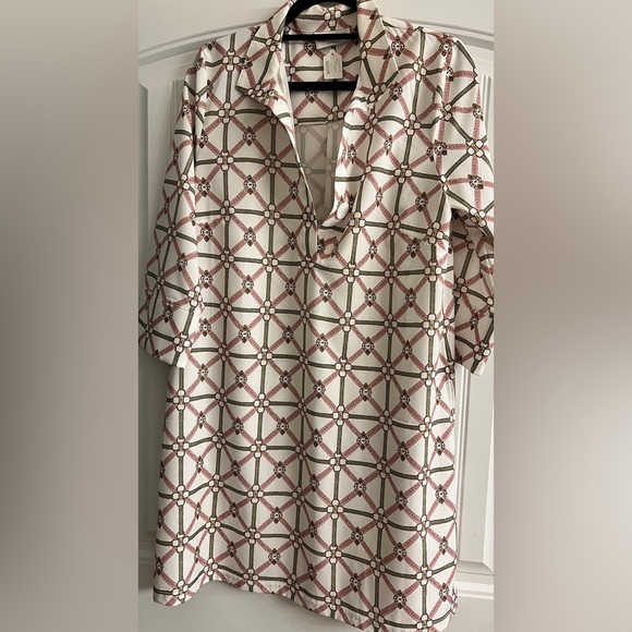 Geometric Patterned Blouse - Picture 2 of 2